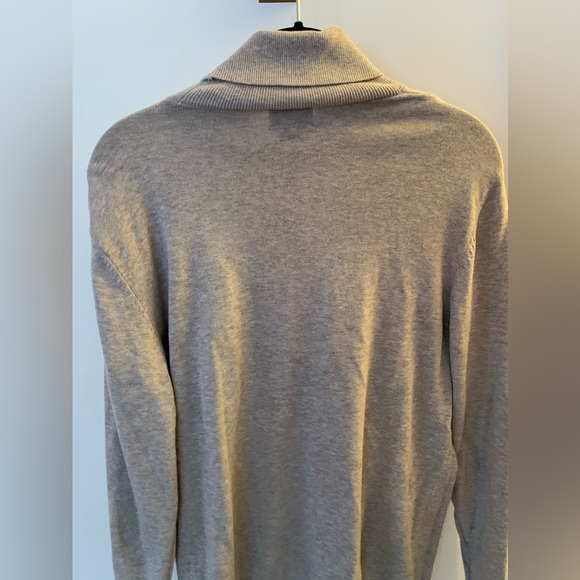 NWOT H&M Men’s beige turtleneck - Picture 2 of 4